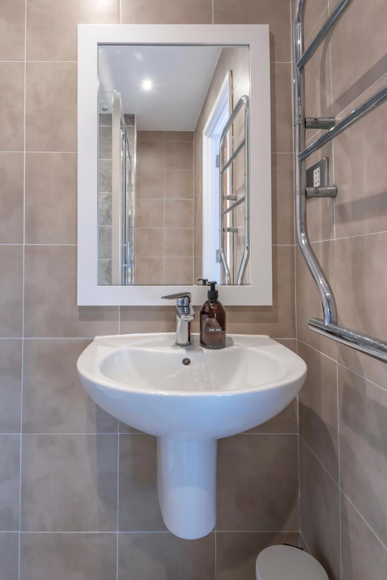 לונדון The Loft - Spacious Luxury 2 Bed 2 Bath With Free Secure Parking And Tube Close By מראה חיצוני תמונה