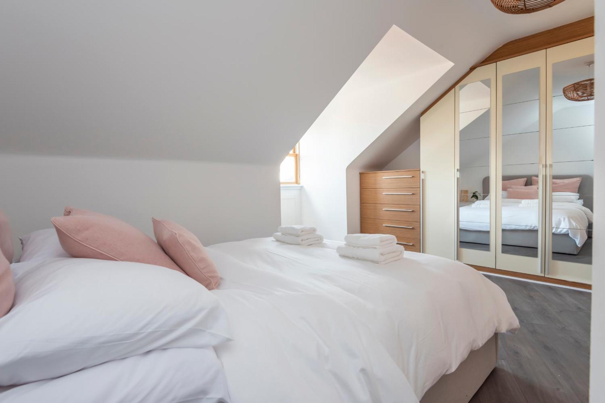 לונדון The Loft - Spacious Luxury 2 Bed 2 Bath With Free Secure Parking And Tube Close By מראה חיצוני תמונה
